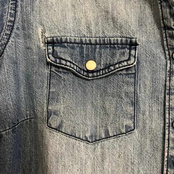 Aeropostale women’s denim shirt - Picture 6 of 6